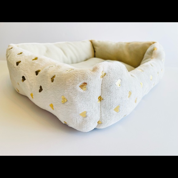 Cuddler Pet Bed w/ Metallic Gold ￼Hearts 14in x 20in Super Soft - Picture 2 of 6